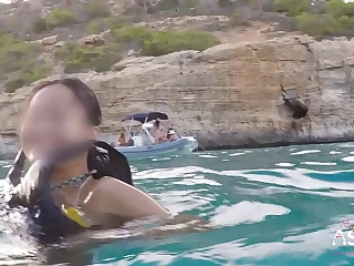 REAL Outdoor public sex, showing pussy and underwater creampie